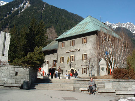 cham-mtn-hse01