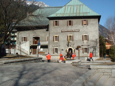 cham-mtn-hse02